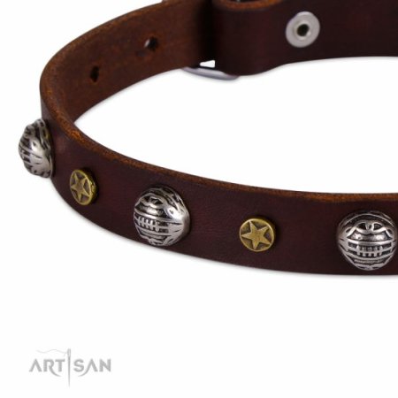 Vornehmes Leder Halsband "Sternen und Kugeln" Design von FDT Artisan