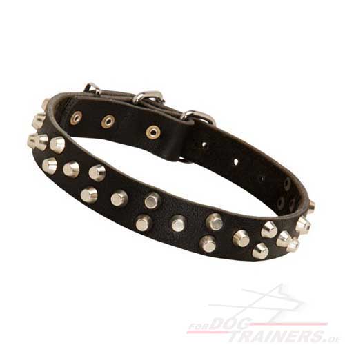 Studded Collar made of Leather with Pyramids